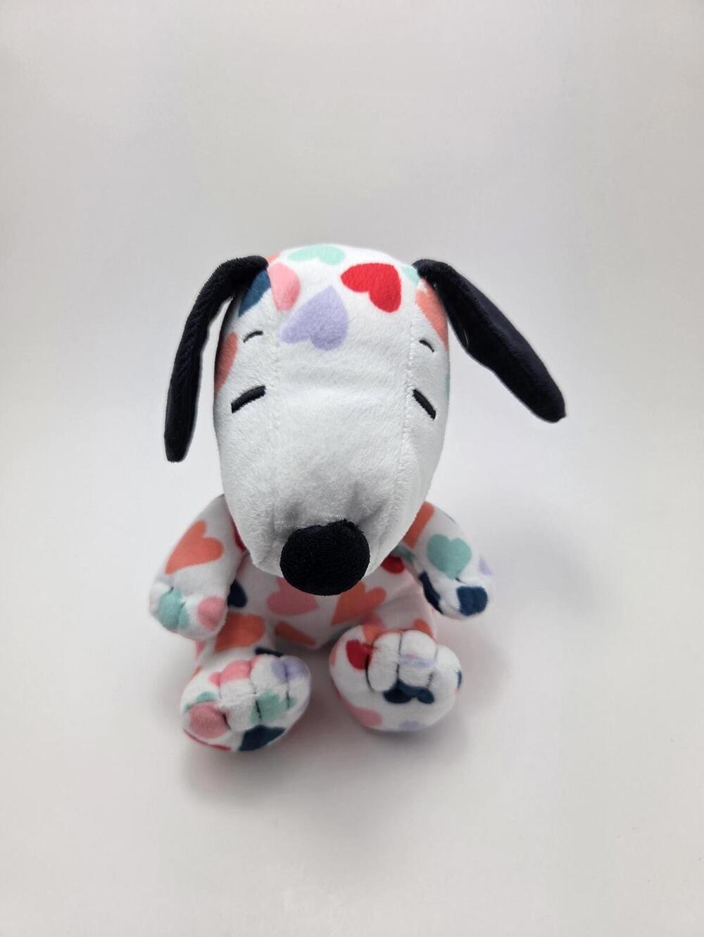 Hallmark "Snoopy" the White Snoopy Plush with Hearts Peanuts (5 inch)